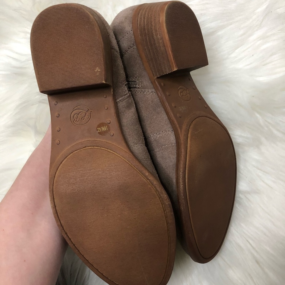 Lucky Brand Taupe Suede Booties Size 10 - Picture 5 of 7